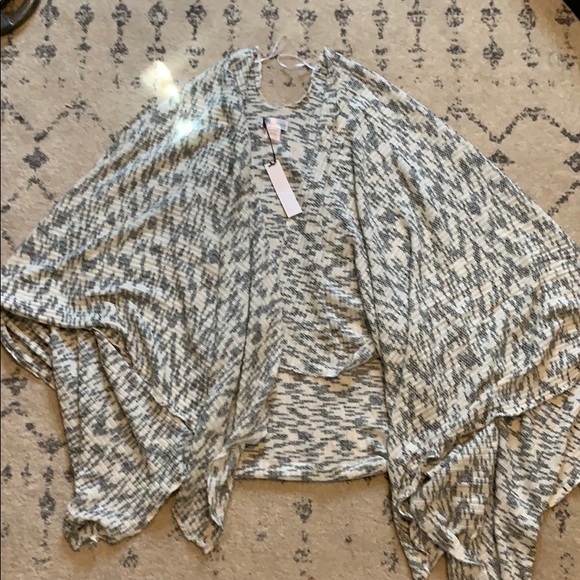 Sole Society Accessories - NWT Sole Society Shawl